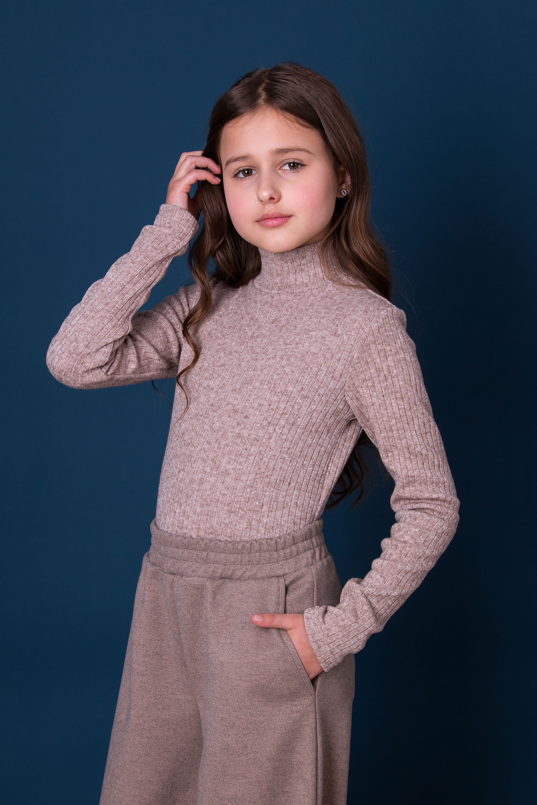 Гольф рубчик для дівчинки світло-коричневий Mevis 5653-09