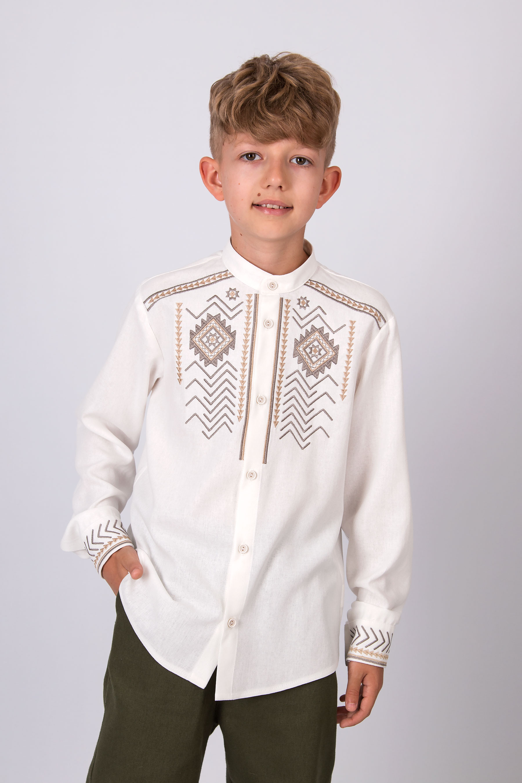 Вышиванка для мальчика молочный Mevis 5849-02